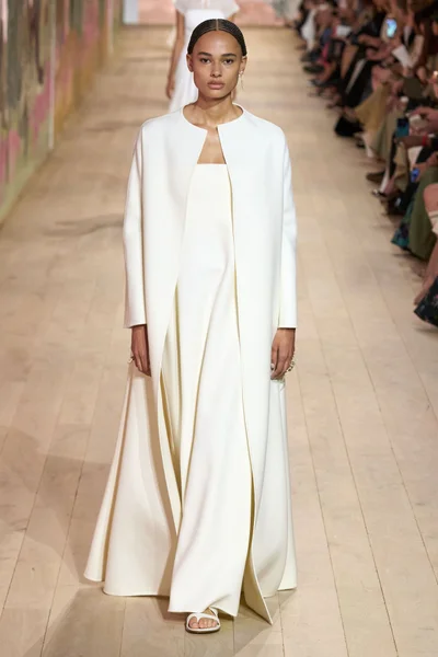 Look 4